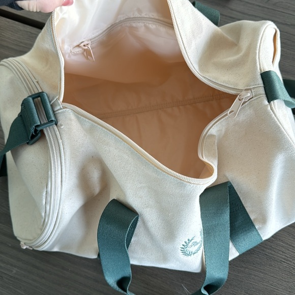 VICTORIA'S SECRET Canvas Duffle - Picture 4 of 6